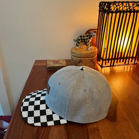 Hat - Picture 4 of 4